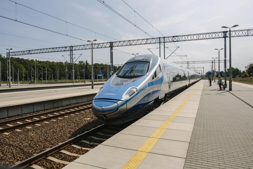 Pendolino na stacji Łódź Widzew fot. Radosław Jóźwiak / UMŁ
