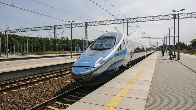 Pendolino na stacji Łódź Widzew Pendolino na stacji Łódź Widzew - fot. Radosław Jóźwiak / UMŁ