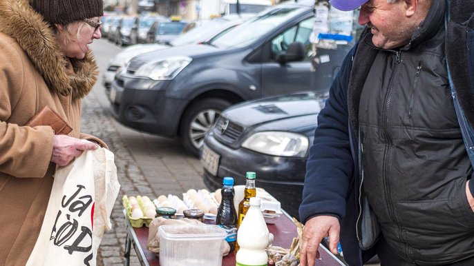 Dzień Bez Opakowań Foliowych. Pół tysiąca bawełnianych toreb dla łodzian - fot. Stefan Brajter / mat. UMŁ