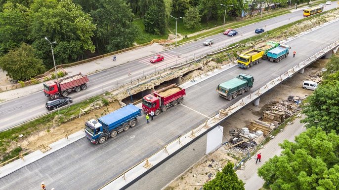 Próby obciążeniowe na nowym wiadukcie na al. Śmigłego-Rydza Próby obciążeniowe na nowym wiadukcie na al. Śmigłego-Rydza - fot. archiwum UMŁ