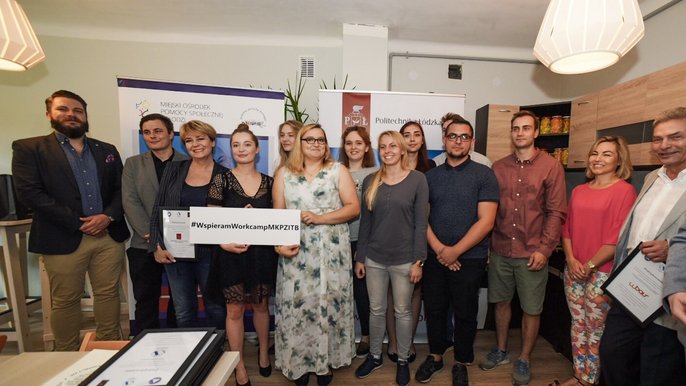 Wolontariusze Workcampu zmodernizowali i wyposażyli pomieszczenia przy Wydziale Wspierania Pieczy Zastępczej MOPS w budynku Domu Dziecka nr 5 przy ul. Małachowskiego 74 - fot. Paweł Łacheta