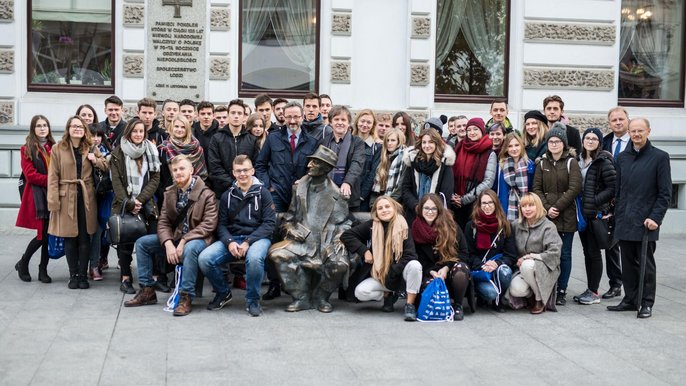 45 najlepszych maturzystów z Piotrkowa Trybunalskiego, Tomaszowa Mazowieckiego, Sieradza i Zduńskiej Woli przyjechało do Łodzi 45 najlepszych maturzystów z Piotrkowa Trybunalskiego, Tomaszowa Mazowieckiego, Sieradza i Zduńskiej Woli przyjechało do Łodzi - fot. Witold Ancerowicz / UMŁ