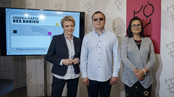 Od lewej: Hanna Zdanowska, Karol Olejnik, Katarzyna Tręda-Pisera - fot. Radosław Jóźwiak / UMŁ