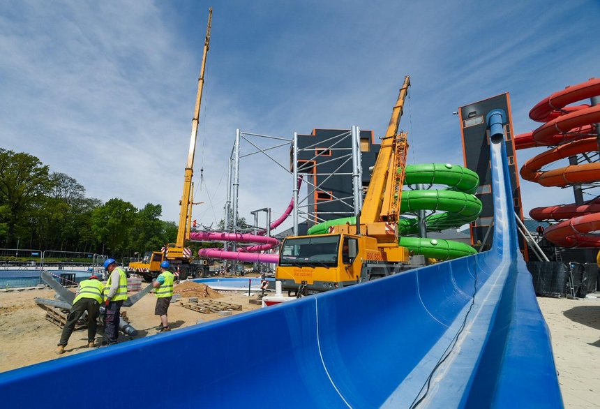 W Aquaparku FALA systematycznie postępują prace związane z budową nowej wieży zjeżdżalni wraz z kompleksem aż 4 nowych tras zjazdu. fot. Paweł Łacheta / UMŁ