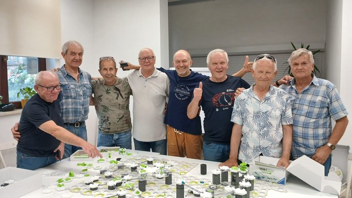 Trenuj umysł w męskim gronie! – rusza nabór do nowej grupy Koledzy, nie siedźcie bezczynnie na kanapie! Przyjdźcie na zajęcia konstrukcyjne, żeby poczuć radość – zachęcają dotychczasowi uczestnicy warsztatów. Trenuj umysł w męskim gronie! – rusza nabór do nowej grupy Koledzy, nie siedźcie bezczynnie na kanapie! Przyjdźcie na zajęcia konstrukcyjne, żeby poczuć radość – zachęcają dotychczasowi uczestnicy warsztatów.