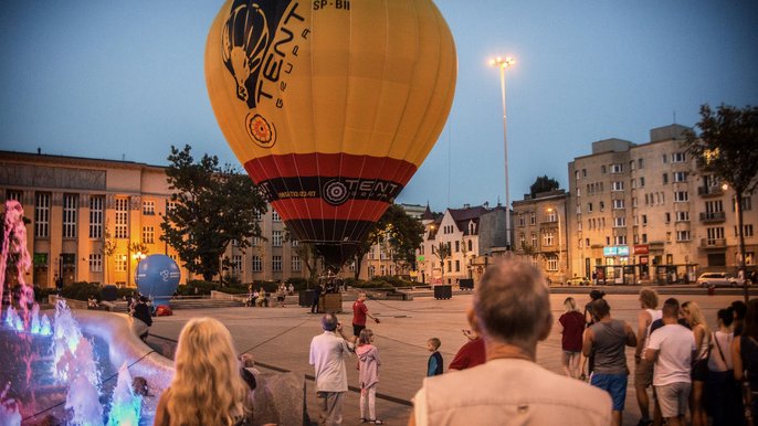 Jedną z urodzinowych atrakcji są loty balonem Jedną z urodzinowych atrakcji są loty balonem - fot. Witold Ancerowicz / UMŁ