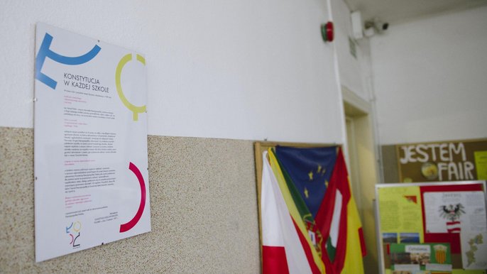 Wkrótce preambuły Konstytucji RP będą wywieszone w każdym przedszkolu, szkole oraz placówce edukacyjnej Wkrótce preambuły Konstytucji RP będą wywieszone w każdym przedszkolu, szkole oraz placówce edukacyjnej - fot. Radosław Jóźwiak / UMŁ