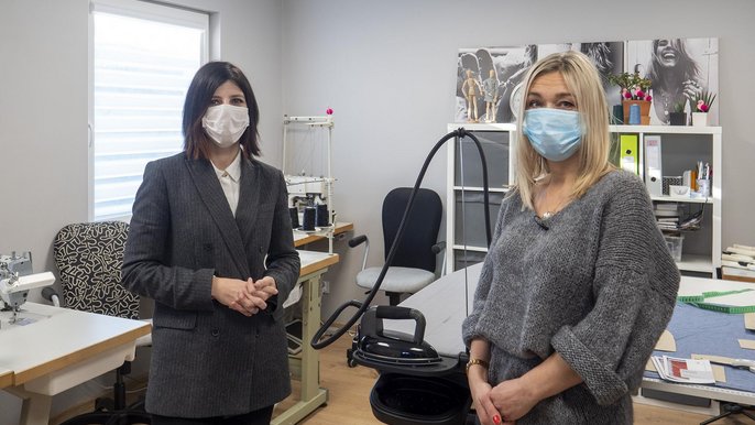 Malwina Graczykowska z firmy HRP i Anna Drożdżalska - fot. Stefan Brajter / UMŁ