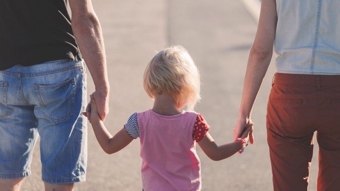 Kandydaci na rodziców zastępczych muszą zdecydować, jaką rodzinę chcą założyć, czyli niezawodową, zawodową, a może specjalistyczną lub pogotowie rodzinne - fot. CC0 license